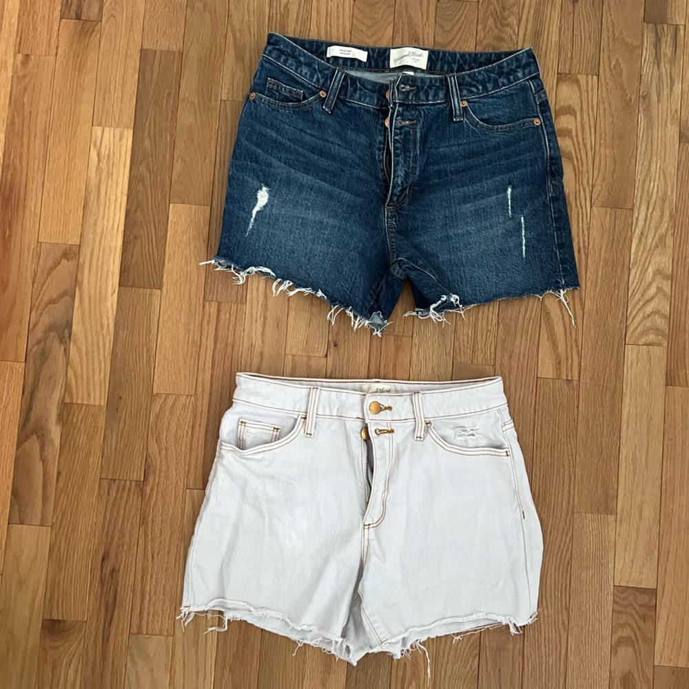 Denim shorts in 2 different wash colors.